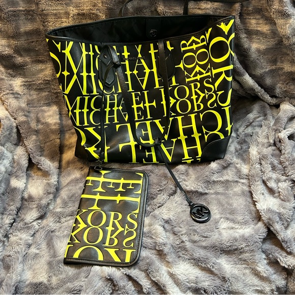Michael Kors Black and Neon Green tote with the detachable pouch. - Picture 1 of 5
